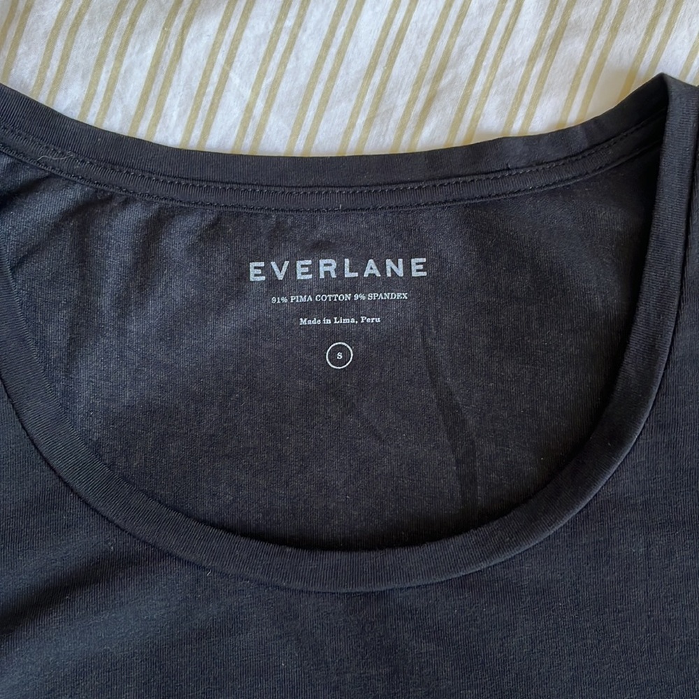 Everlane tshirt - small